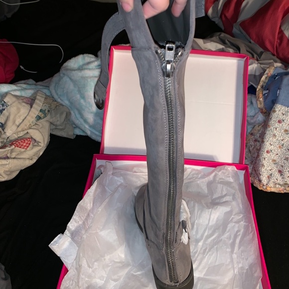 brand new never worn shoe dazzle boots - Picture 2 of 3